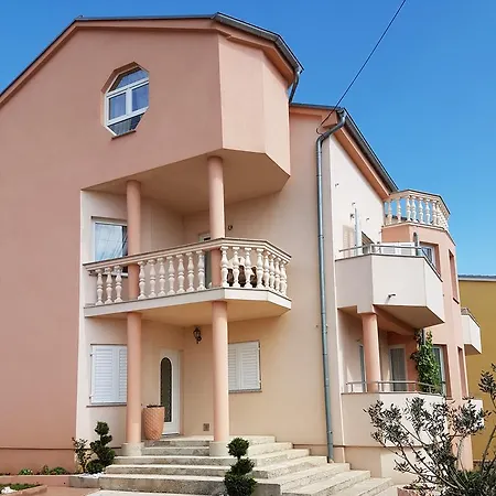 Apartments Suzana Novi Vinodolski Exterior photo